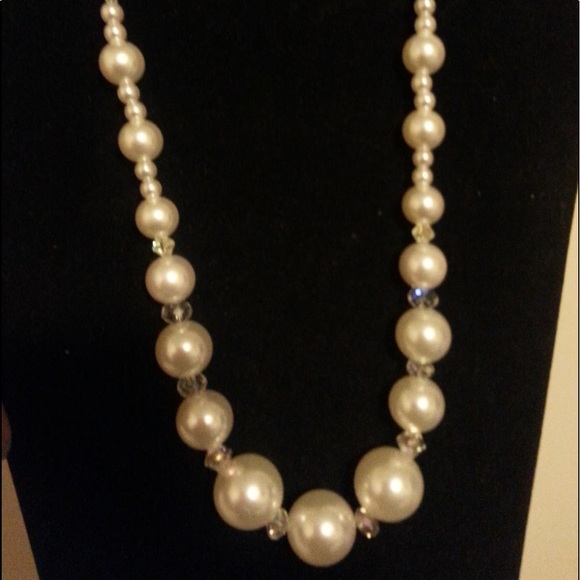 Crystal & White Pearl pierced necklace set - Picture 1 of 2